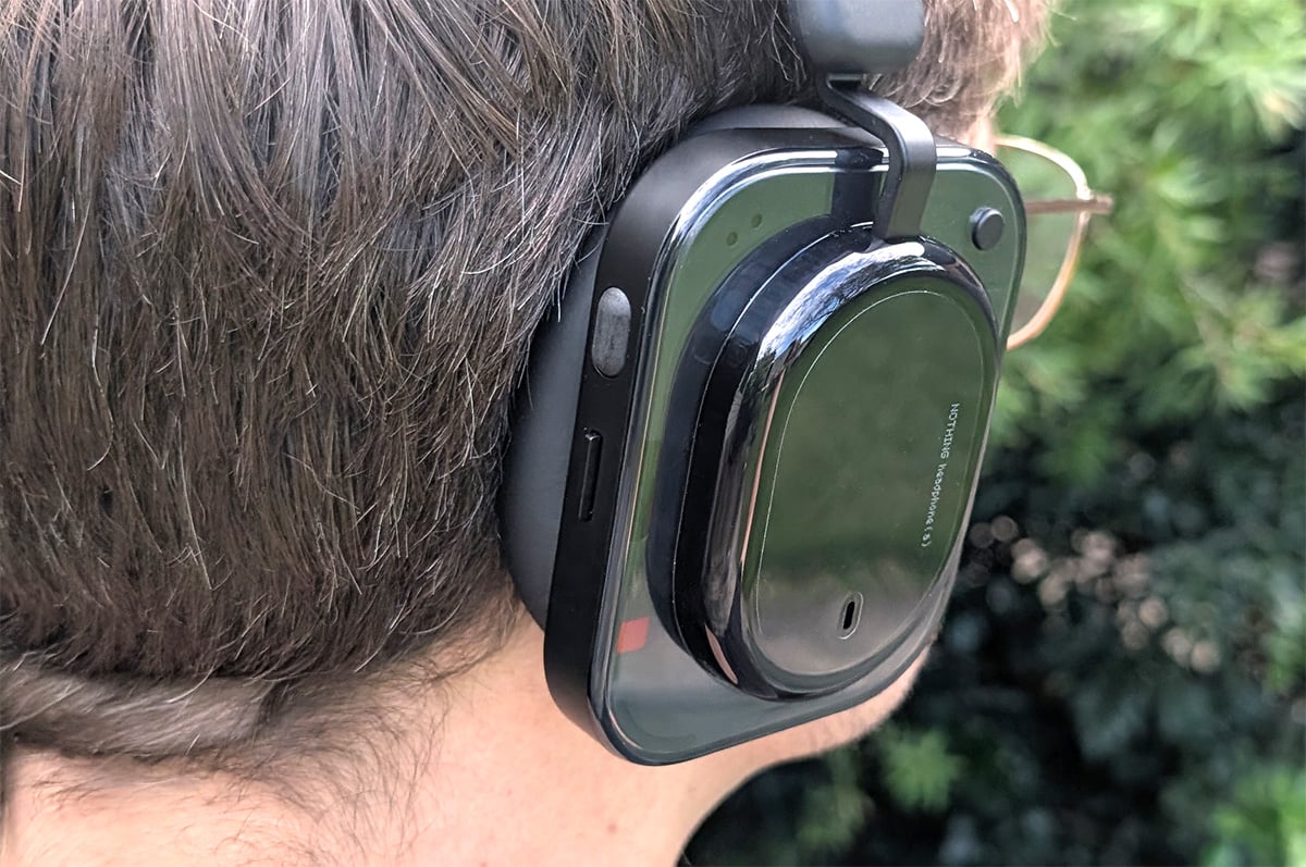 Nothing Headphone A worn on head Nothing Headphone A worn on head