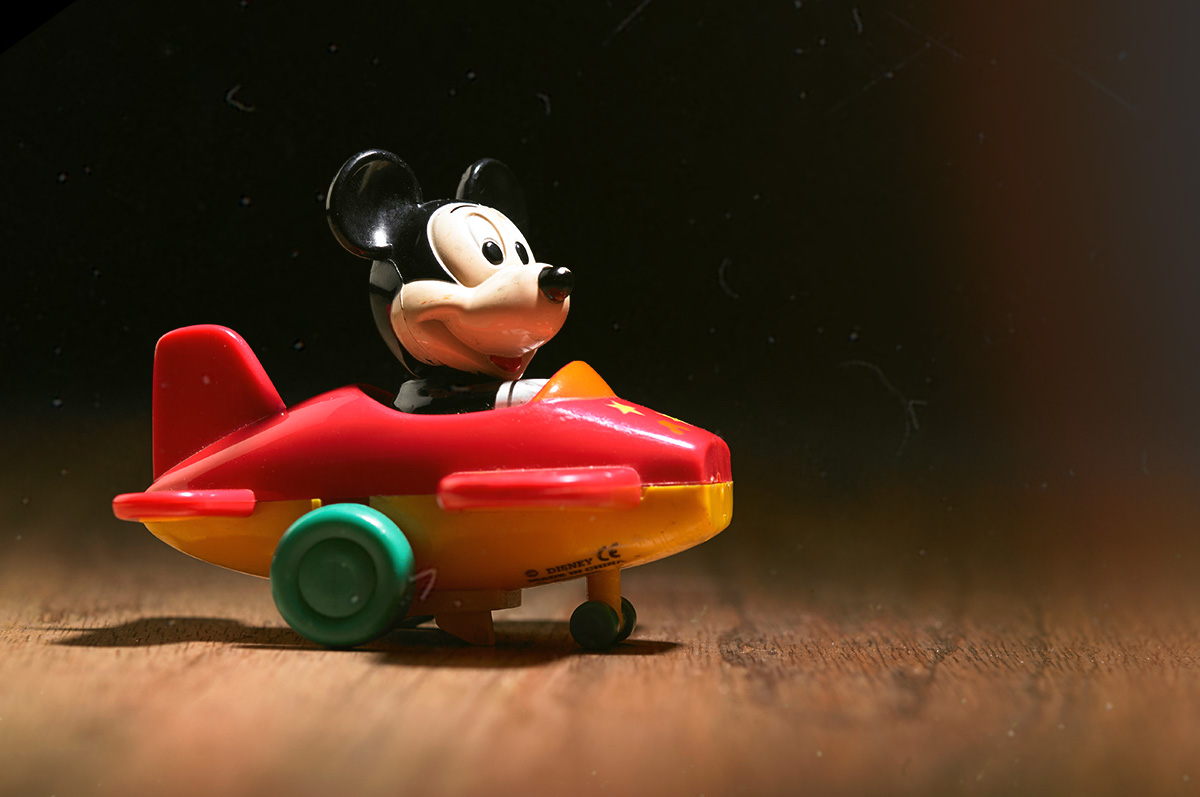 Disney Plus subscribers can earn over 3,500 Qantas Frequent Flyer points