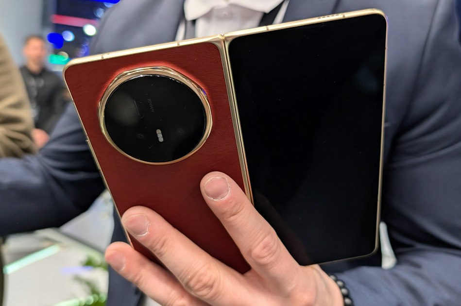 The Honor Magic V6 has the highest IP rating of any foldable | WhistleOut