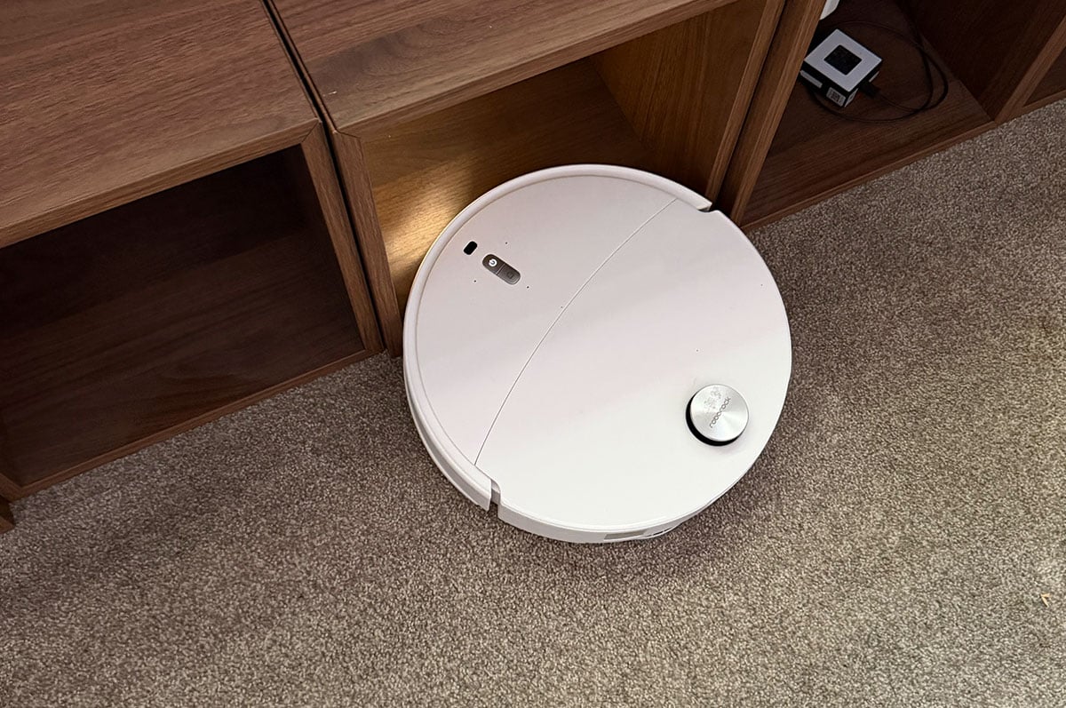 Qrevo Edge 2 Pro trying to get into a cupboard Qrevo Edge 2 Pro trying to get into a cupboard