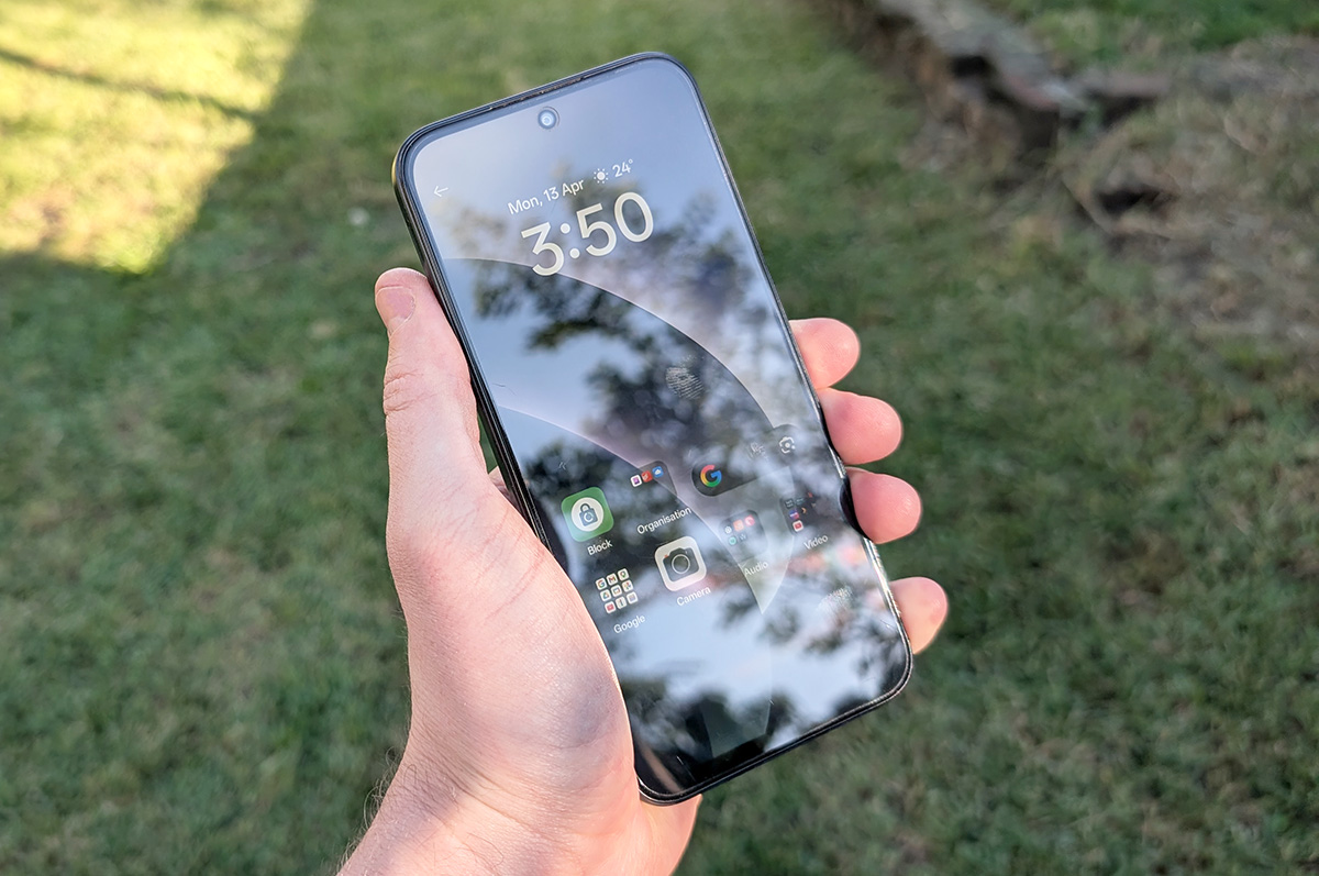 The not-so-Ultra Bright Oppo A6 The not-so-Ultra Bright Oppo A6