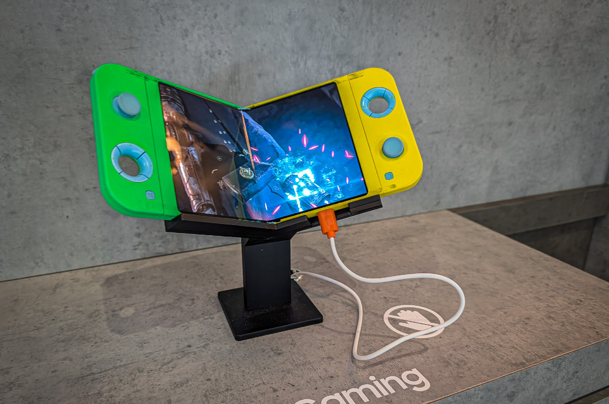Why is foldable gaming a flop?