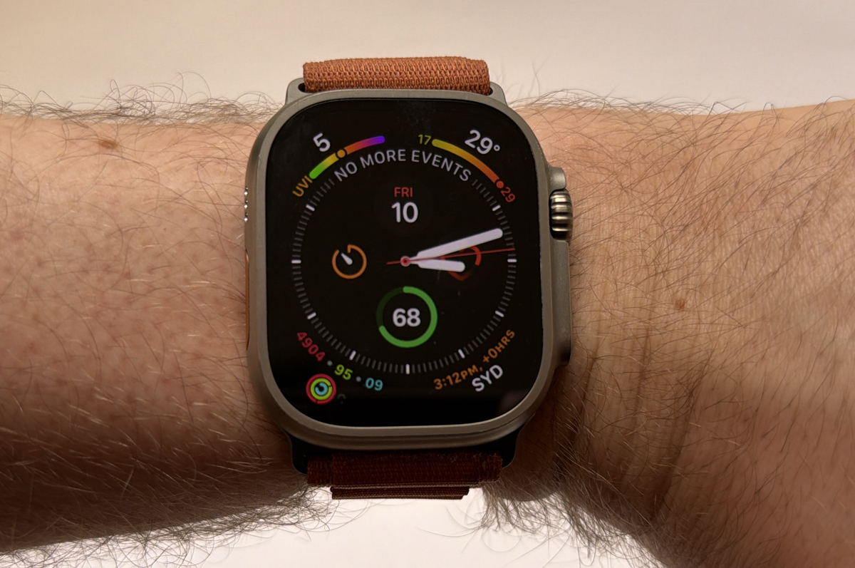 Students can now get a cheaper Apple Watch