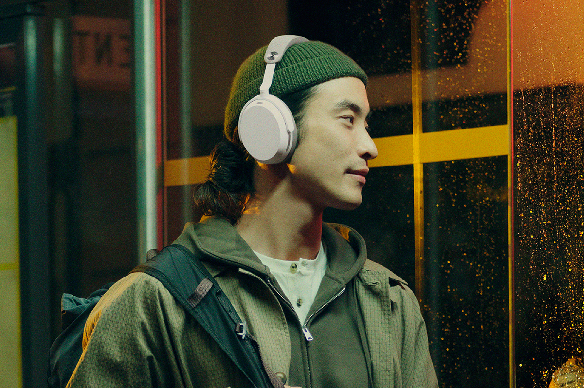 ​Sennheiser's latest flagship headphones have a user-replaceable battery 