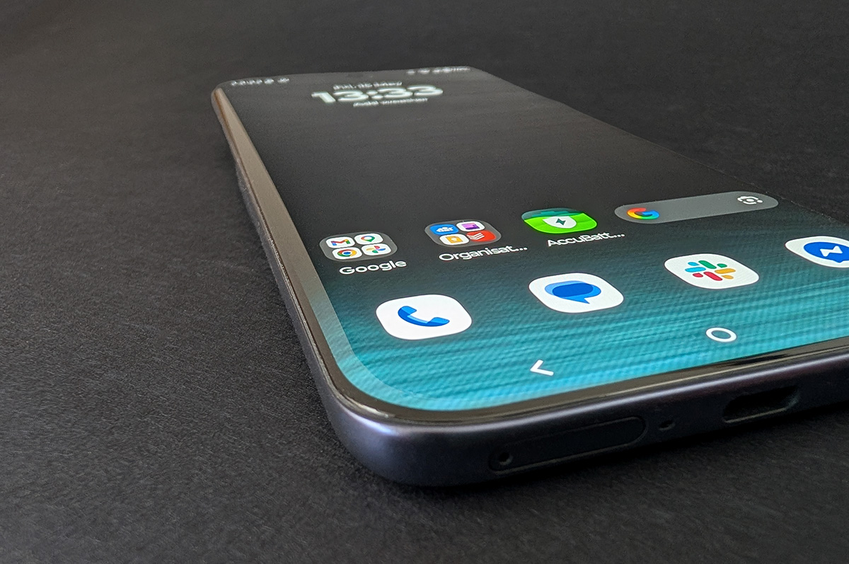 Motorola Edge 70 Fusion curved-edge display reflection Motorola Edge 70 Fusion curved-edge display reflection
