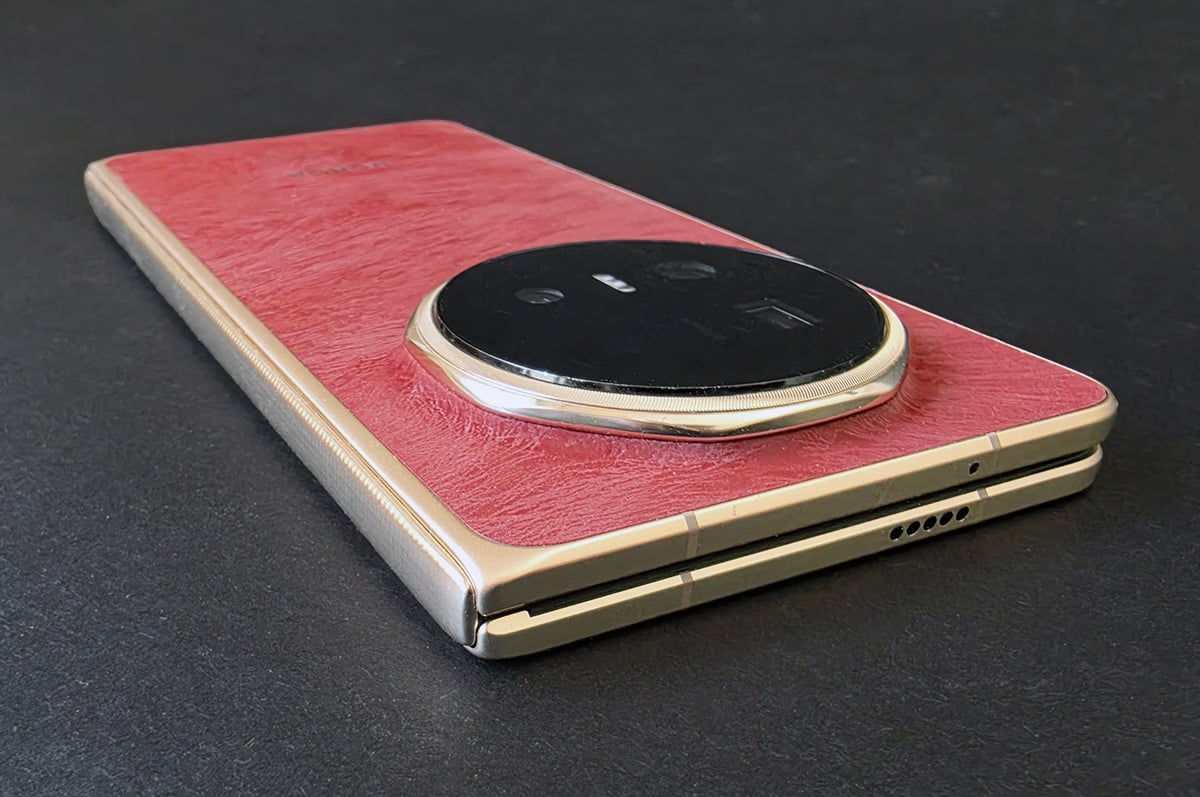 Honor Magic V6 rear case