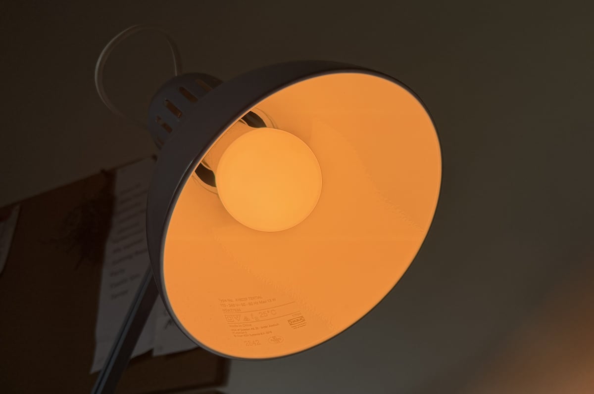 TP-Link Tapo L535 smart bulb in lamp TP-Link Tapo L535 smart bulb in lamp