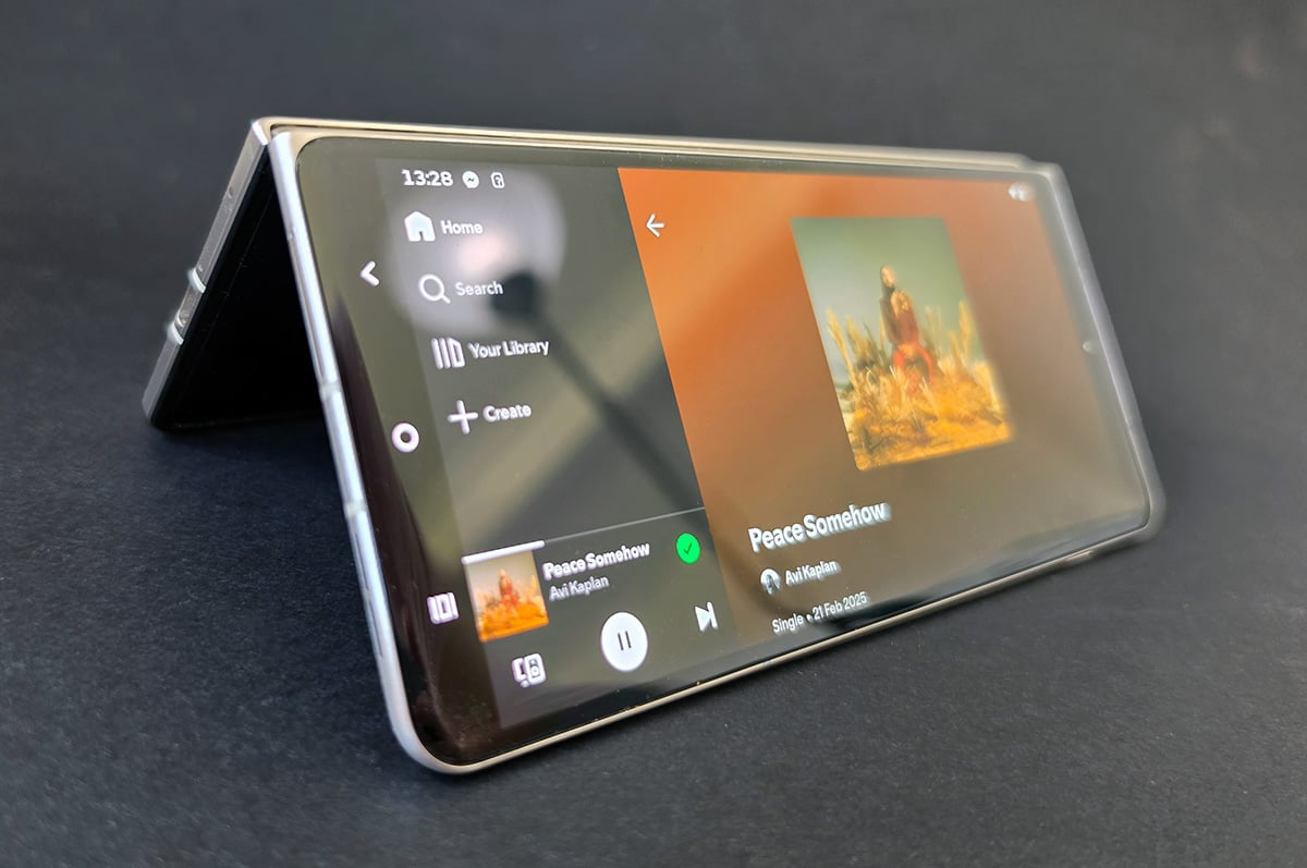 Tent mode speakers
