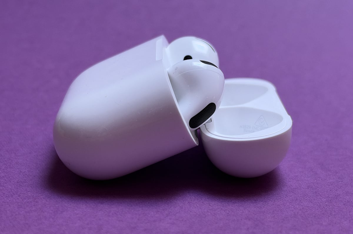 AirPods 5 in case AirPods 5 in case